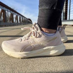 Best Walking Shoes for Seniors with Wide Feet 2026 Picks