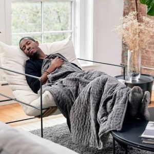 Best Weighted Blankets for Seniors Anxiety Relief and Sleep Quality Compared